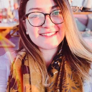 Meet your Posher, Ghada